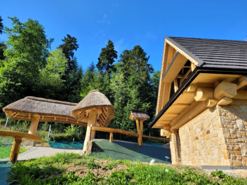 Kamień elewacyjny z piaskowca – płytki na ściany i elewacje z ociepleniem